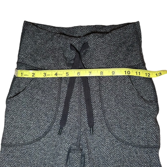 Lululemon Skinny Will Pant *Luon Giant Herringbone Black *Luon // Size 4 - Picture 9 of 10
